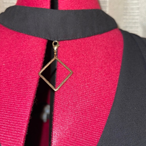 Loose fitting Knee Length Dress - Picture 3 of 4